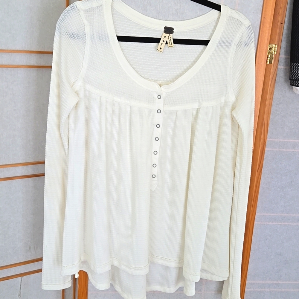 We The Free White Long Sleeve Buttoned Blouse